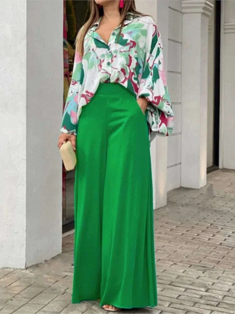 Zweiteiler aus Polyester-Broadcloth mit botanischem Print, Hemdbluse und weiter High-Waist-Hose – Smaragdgrün
