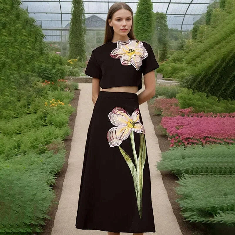 Zweiteiliges Set mit 3D-Blumendetails und rückenfreiem Crop-Top – Schwarz