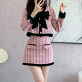 Tweed-Zweiteiler mit Crop-Cardigan, Minirock und Schleifendetail – Rosa